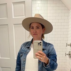 Meet your Posher, Kari